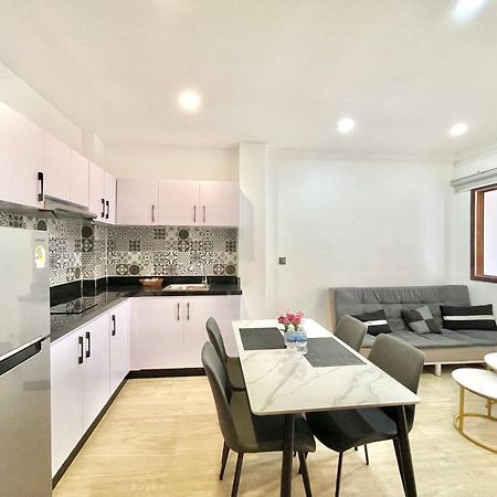 Sky Hotel Central Phnom Penh - Rooms & Apartments 외부 사진