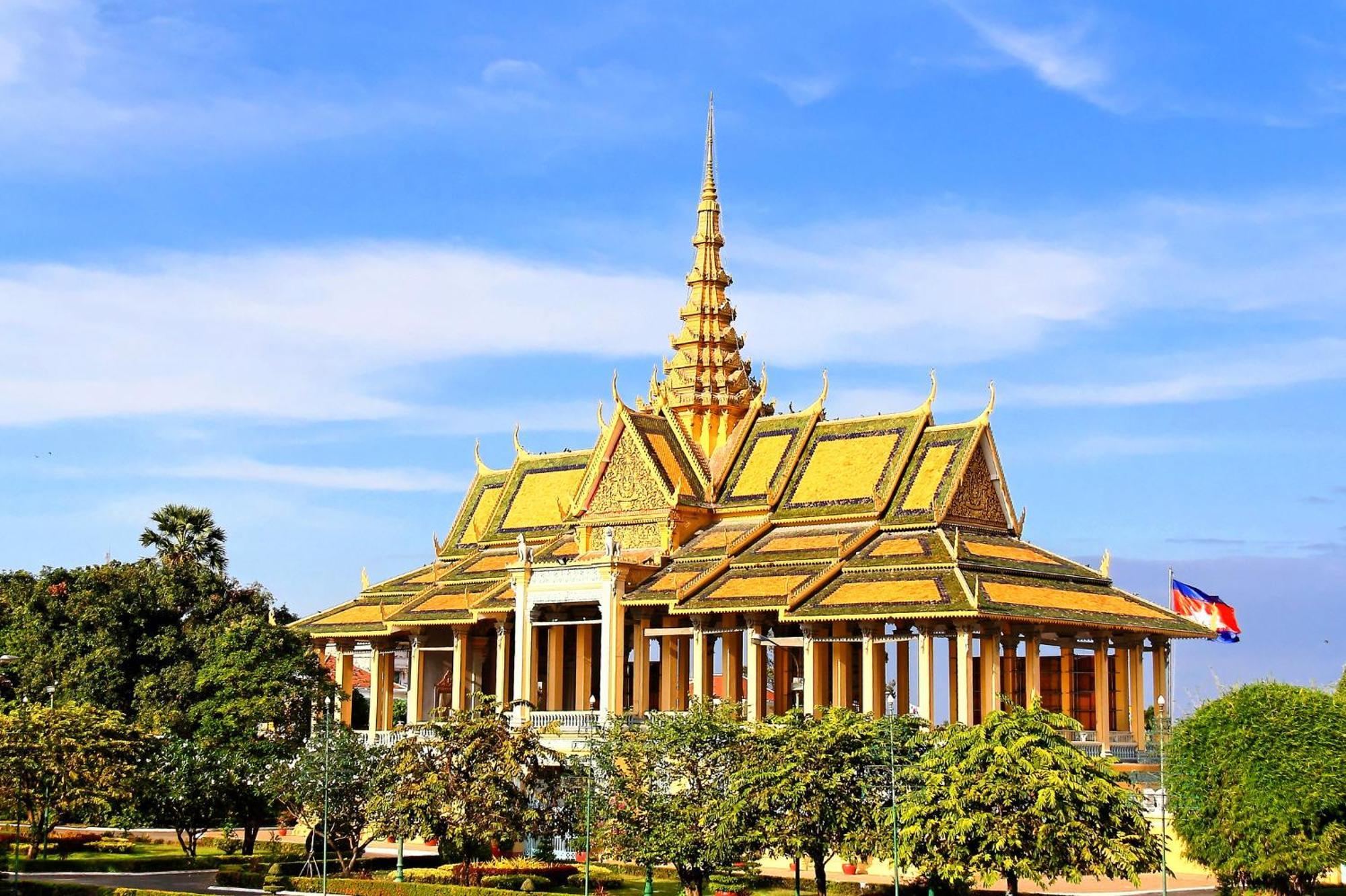 Sky Hotel Central Phnom Penh - Rooms & Apartments 외부 사진