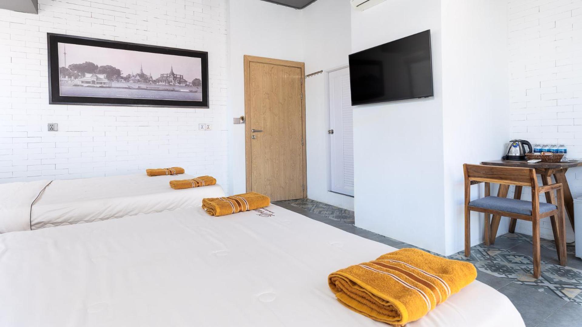 Sky Hotel Central Phnom Penh - Rooms & Apartments 외부 사진
